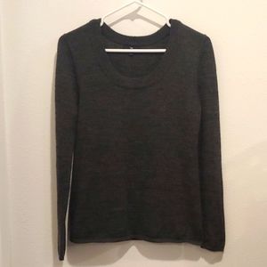 Gap grey gray wool sweater size large Womens.  78% wool